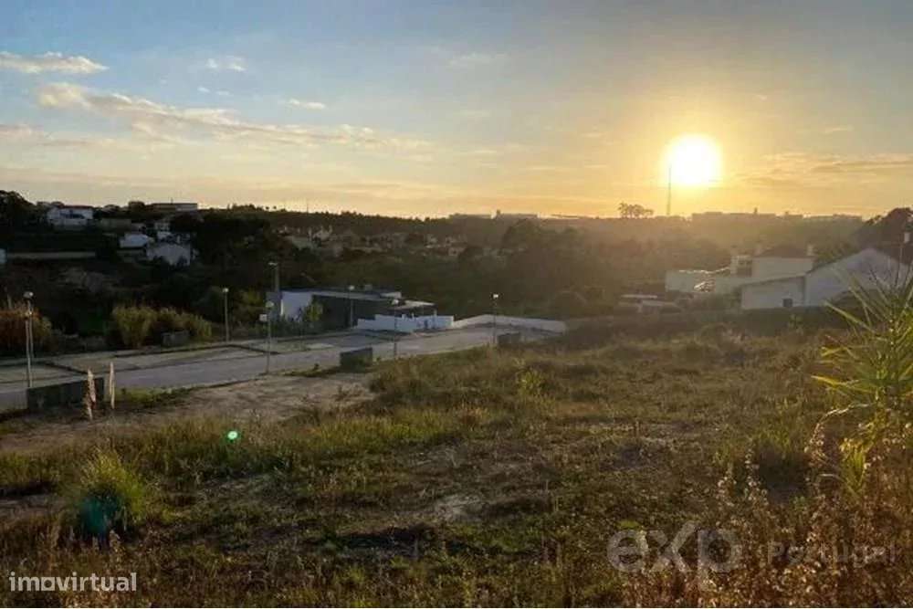 Lote de 239 m² para construção de moradia, perto do centro da Ericeira-3