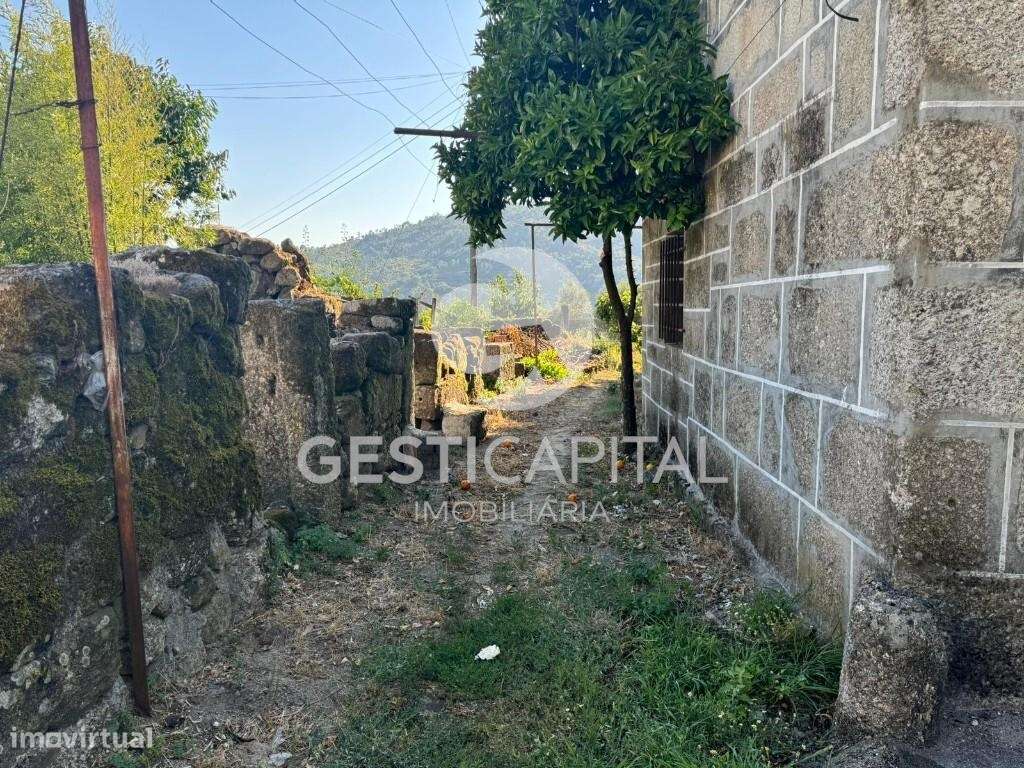 Moradia para recuperar em Gove, Baião - Grande imagem: 4/12