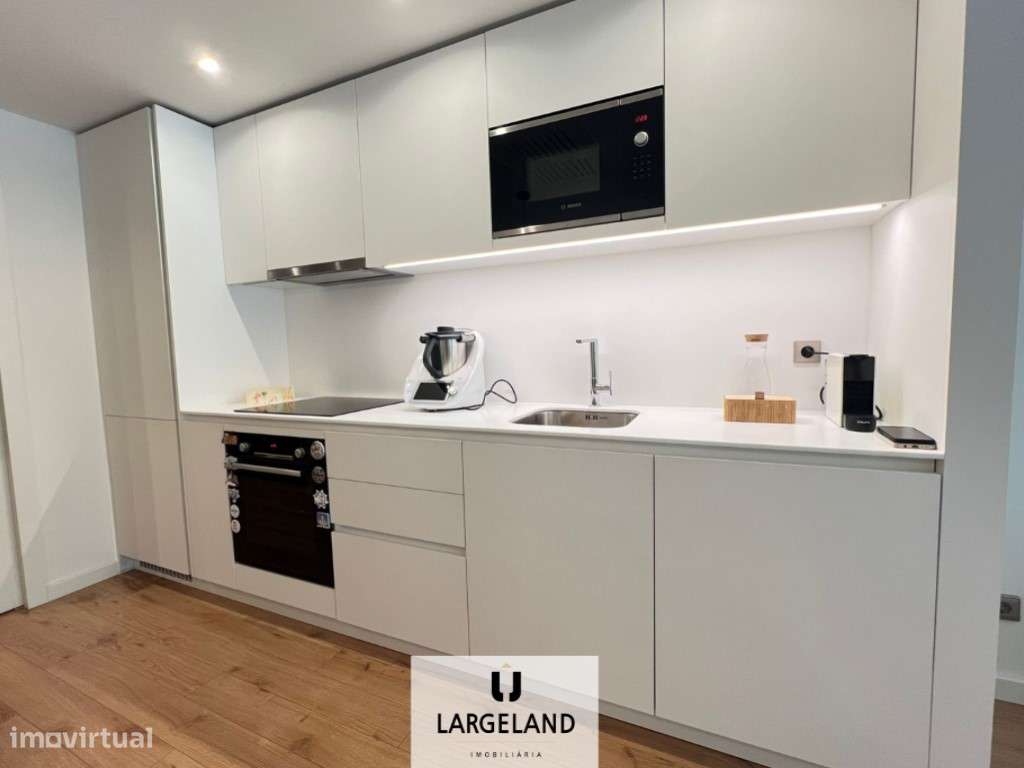 Apartamento T1 'Condomínio Renovato' - Porto - Grande imagem: 5/9