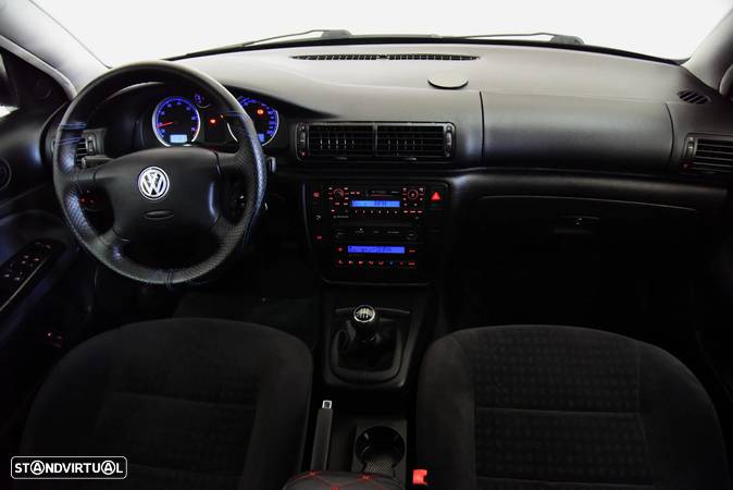 VW Passat 1.6 Confortline - 22