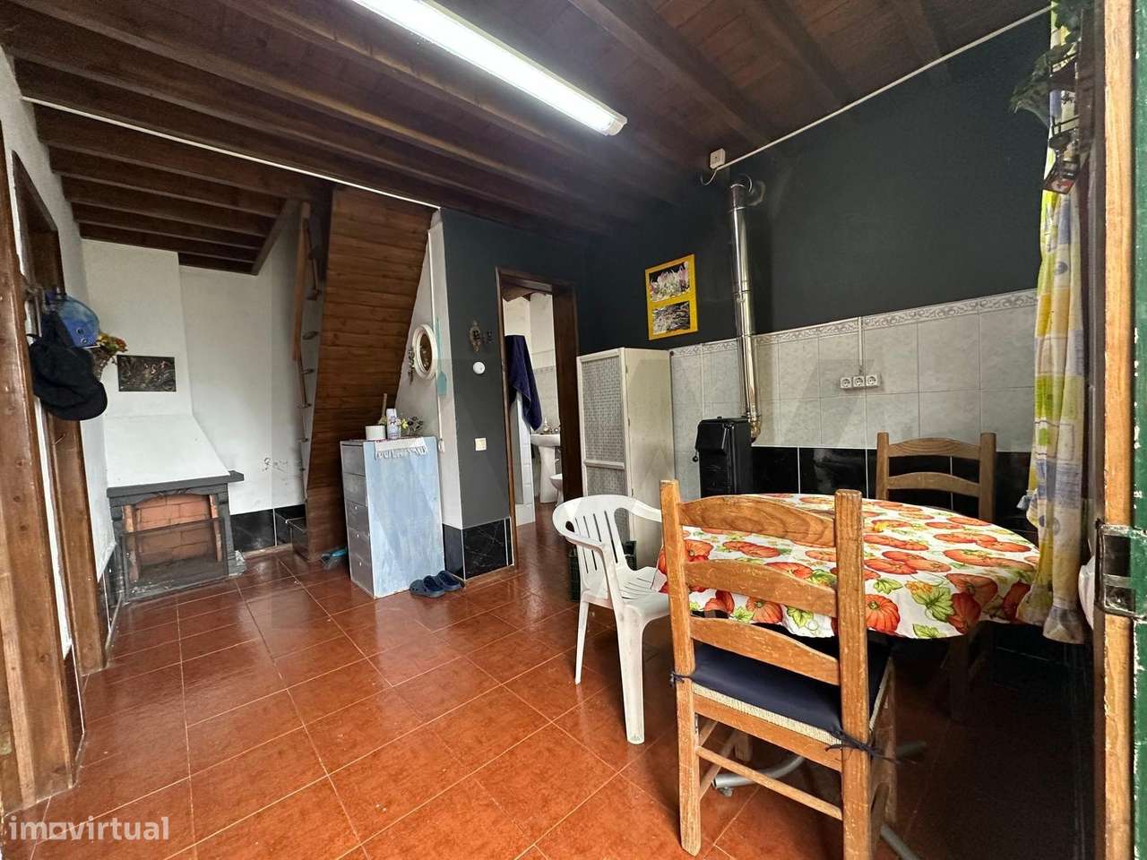 Moradia Rústica com Vista Deslumbrante em Ambiente Natural - Grande imagem: 5/22