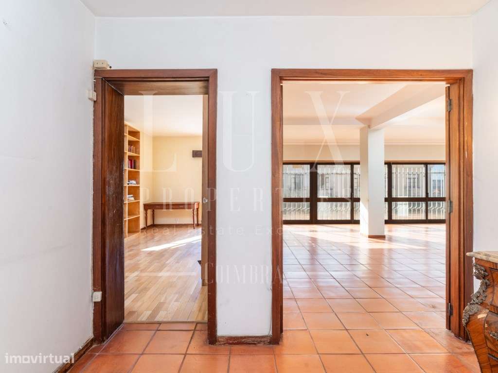 Apartamento T6 | Rua Antero de Quental, Celas - Grande imagem: 5/43