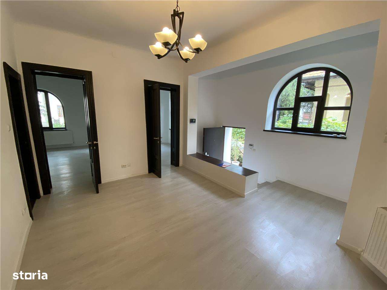 Vila de inchiriat in zona Capitale, officerezidenta - Imagine principală: 3/20