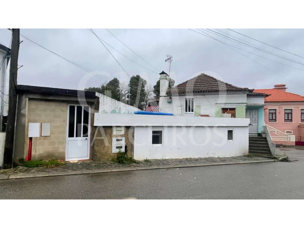 MORADIA T3+2 NO TROVISCAL - ESPAÇO, LOCALIZAÇÃO E UM PREÇO IMPERDÍVEL! - Grande imagem: 3/14