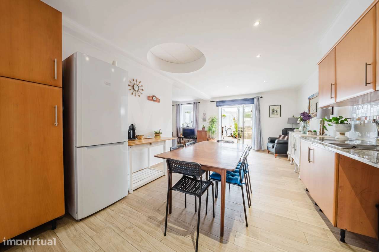 Moradia Térrea Renovada C/ Logradouro e Terreno, Vimeiro - Lourinhã-26