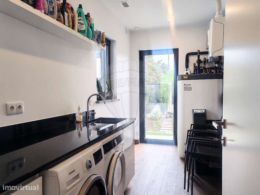 Moradia T4 para venda-23