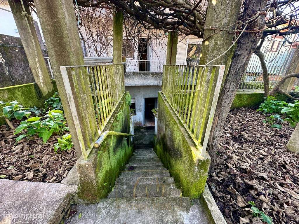 Moradia T4 c/Garagem junto ao rio-24