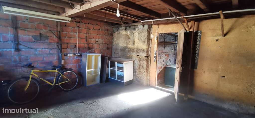 ARMAZÉM / GARAGEM / LOGRADOURO - MOLELOS - Grande imagem: 4/7