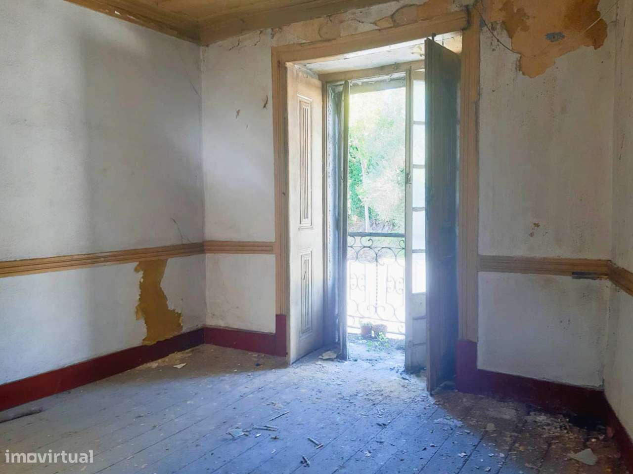 Prédio c/ Duas Frentes e Excelente Exposição Solar - Grande imagem: 3/8