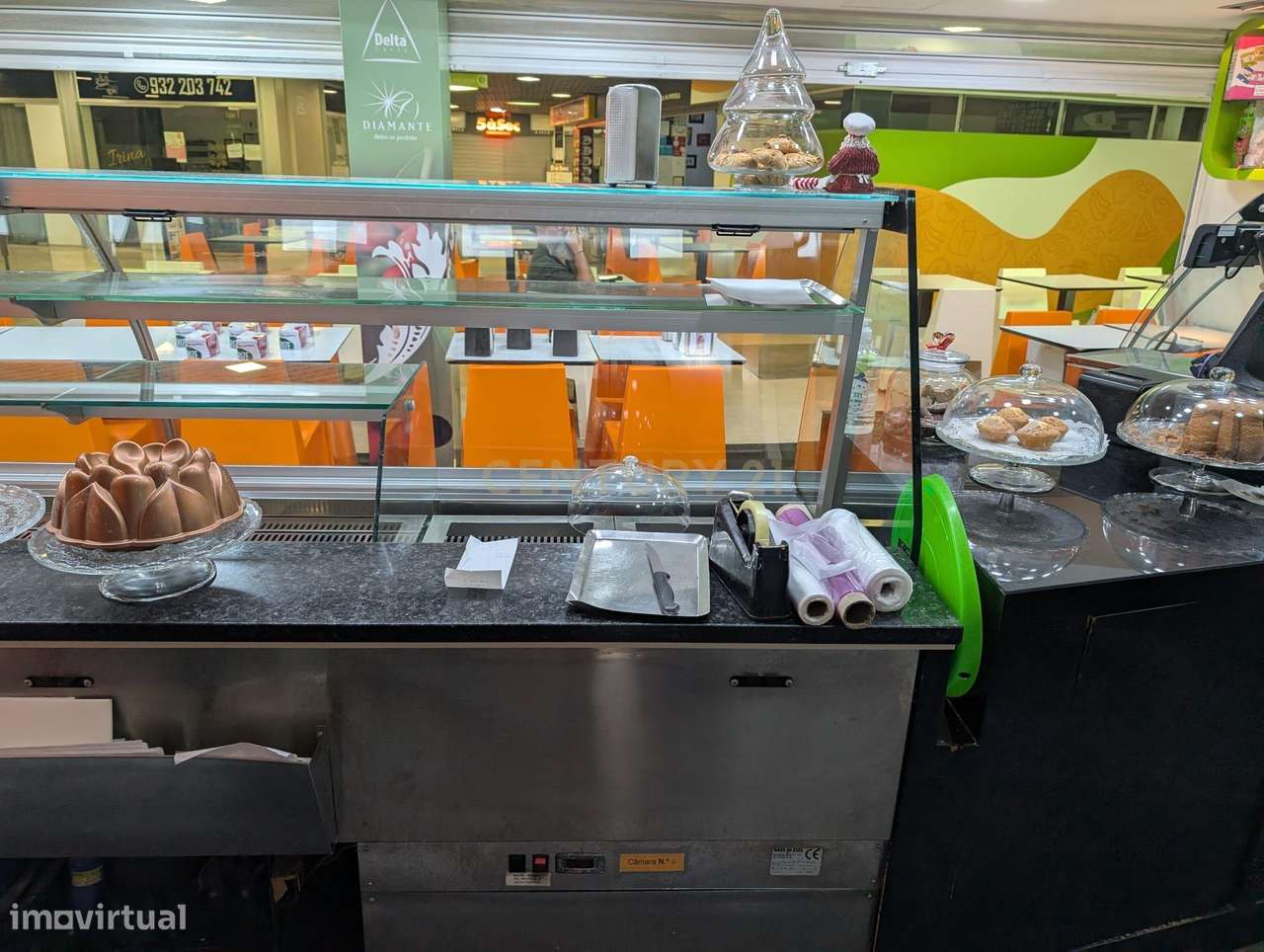 Trespasse de restaurante no centro comercial de Portela - Grande imagem: 4/24