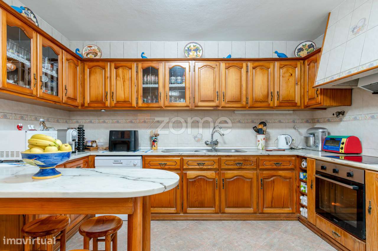 Moradia T1 + 1 Azambuja com Espaço Comercial - Grande imagem: 4/42