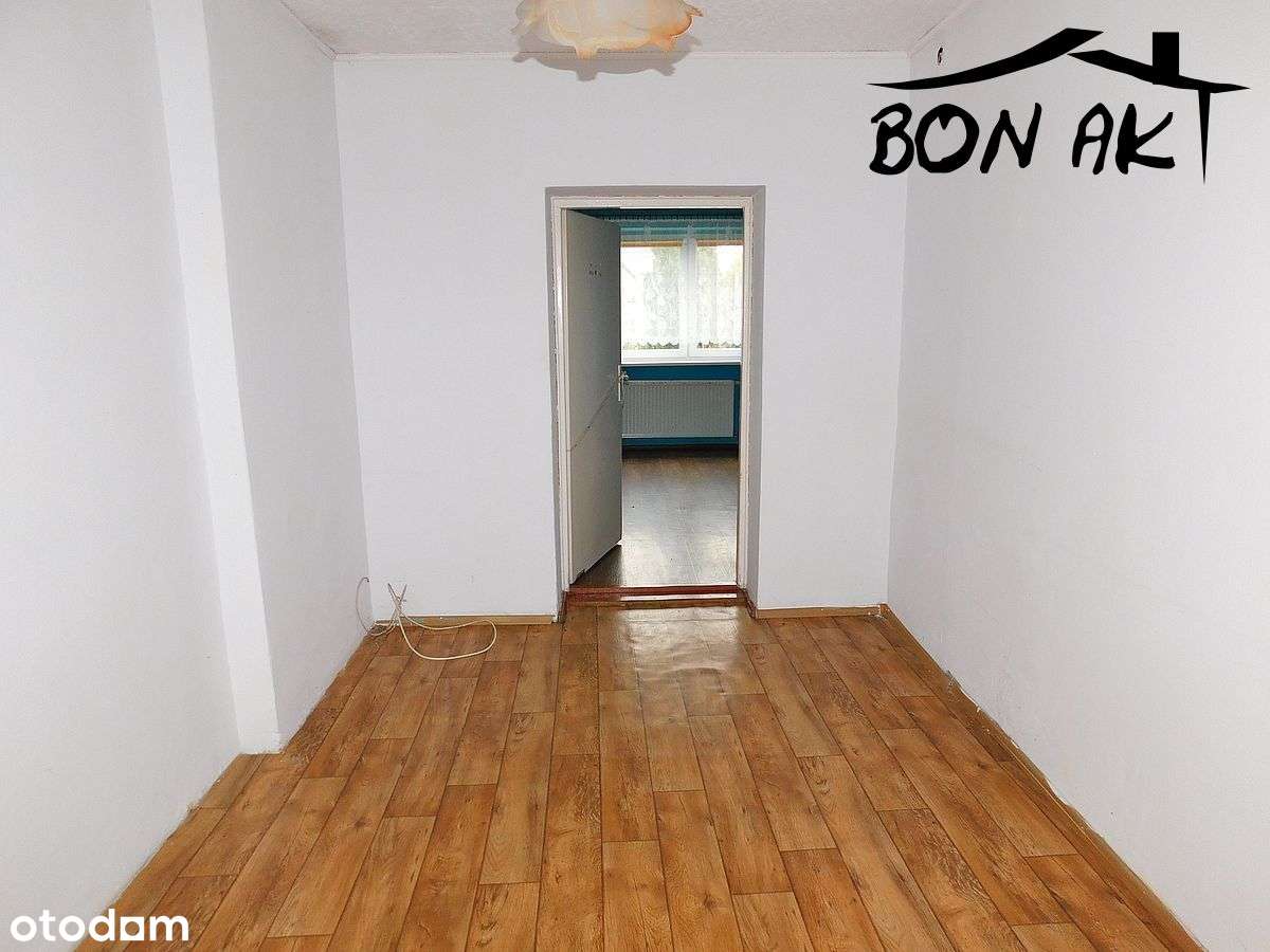 Dom na dużej działce-8