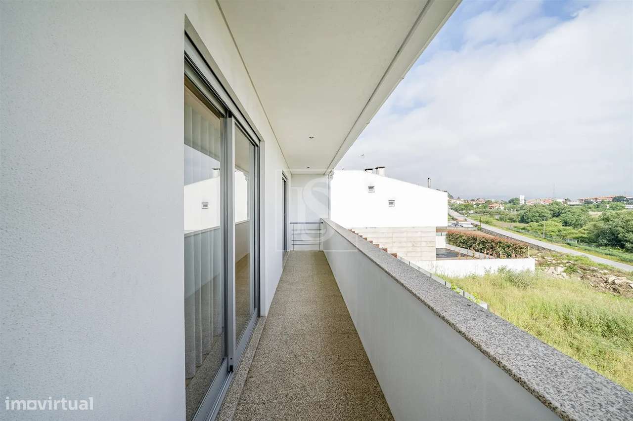 Moradia T4 com 2 Suites em Gamil – Barcelos-30