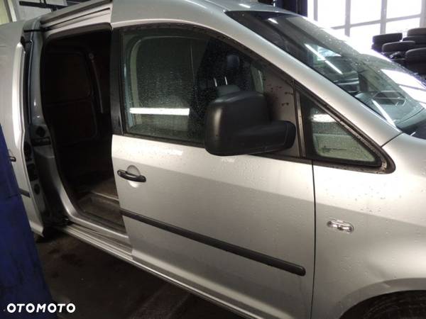 Drzwi prawy przód Volkswagen Caddy '12 1.6 tdi - 1