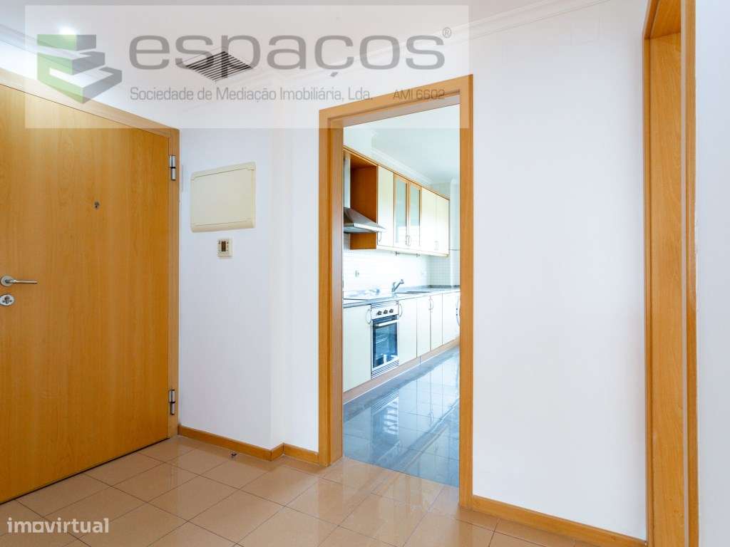 T2 na Quinta da Parreirinha, Vista rio, Parqueamento e arrecadação-3