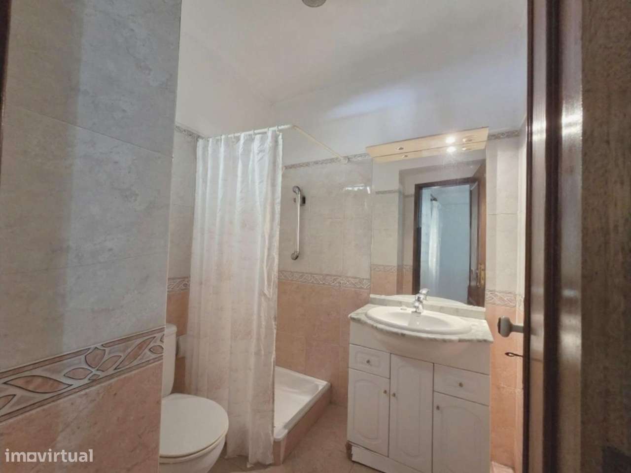 Moradia T3 pronta a habitar com alguma remodelação para efectuar-23