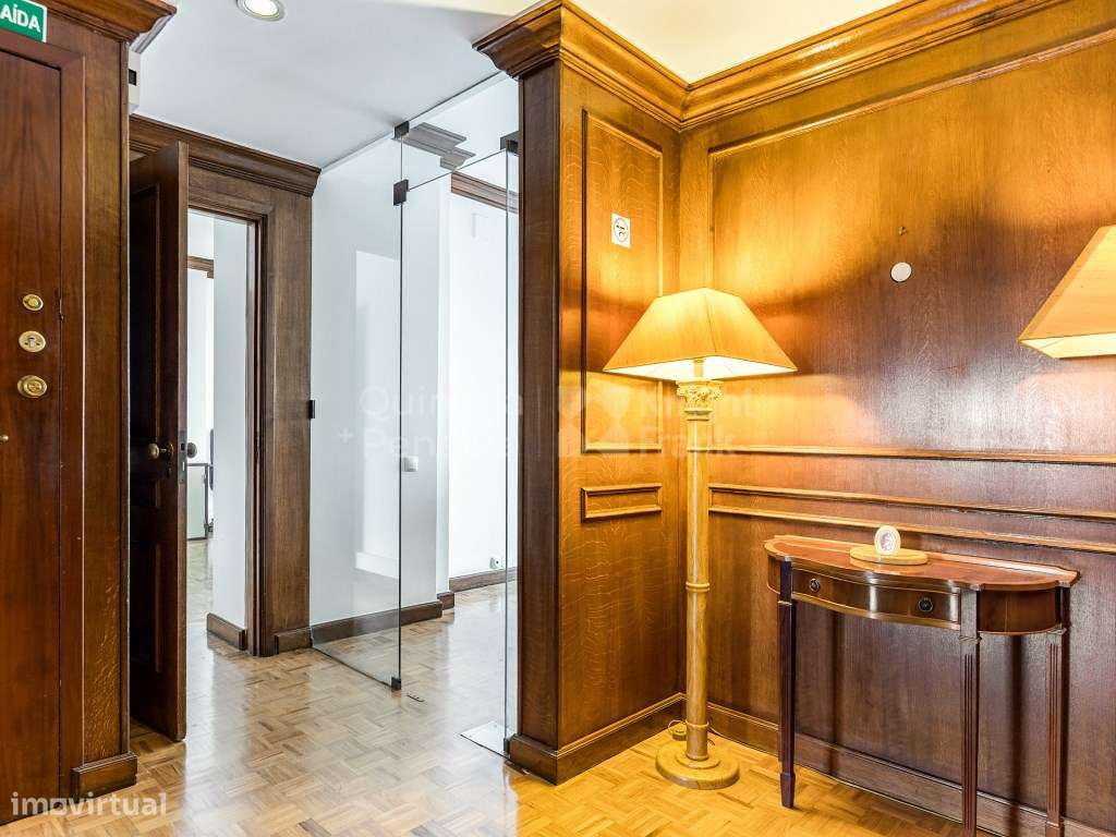 Escritório para arrendamento, sem móveis nas Avenidas Novas - Grande imagem: 3/24