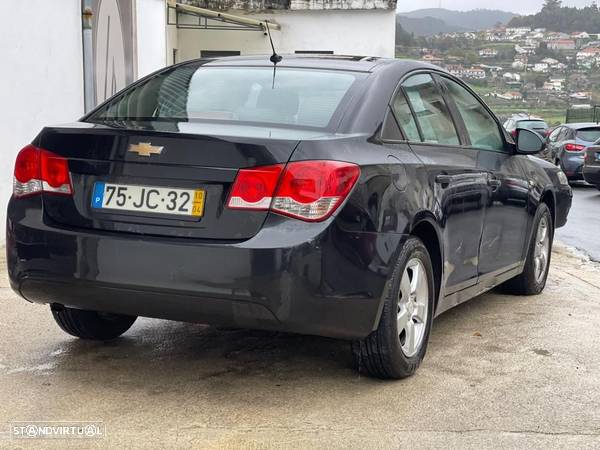 Chevrolet Cruze 1.6 LS - 8