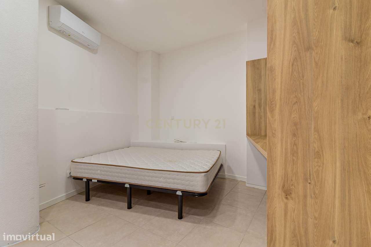 Estúdio T0 Renovado com Vista Panorâmica em Bragança - Grande imagem: 5/13