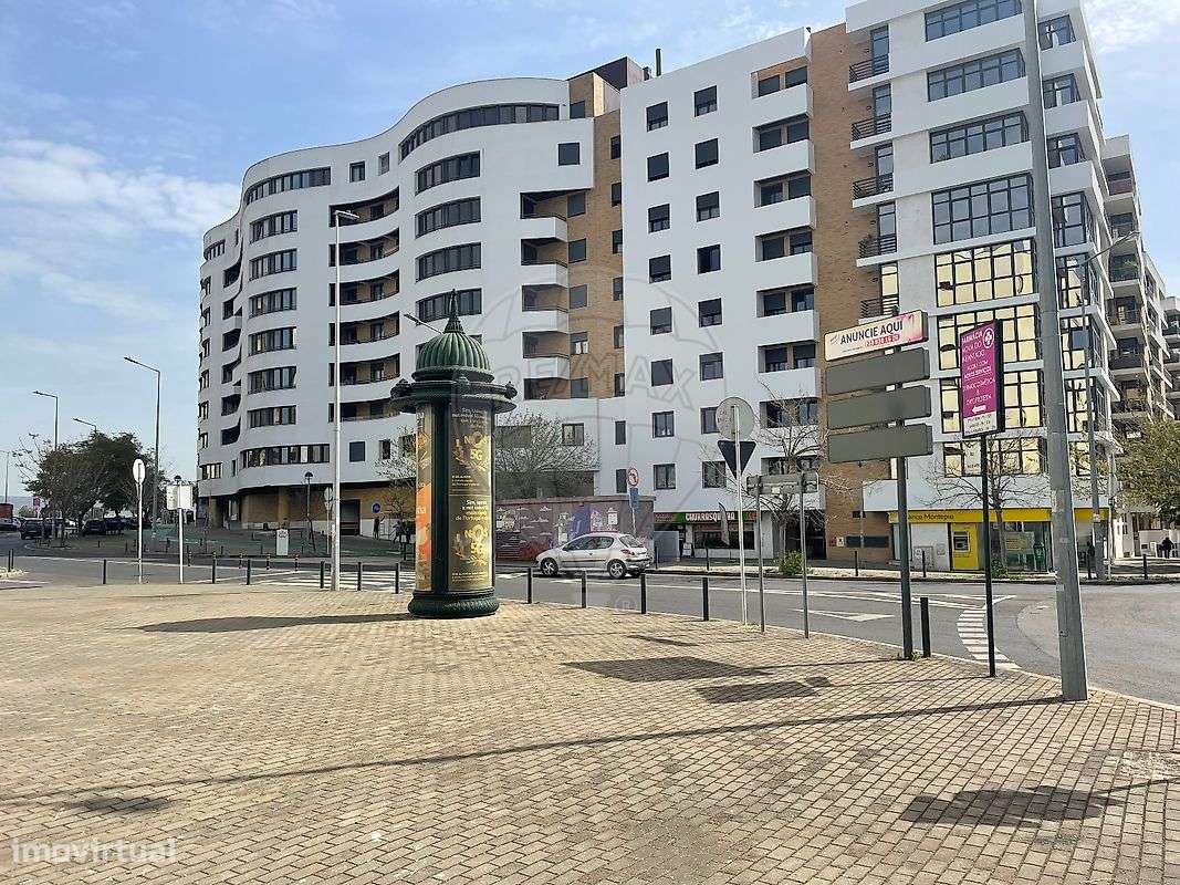 Loja  para arrendamento - Grande imagem: 2/3