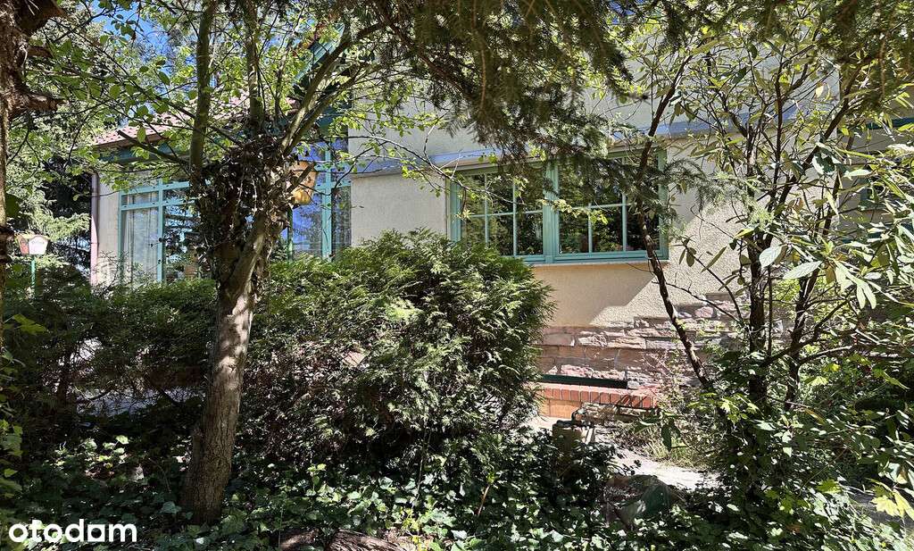 Włoska willa z dużym ogrodem i domem dla gości.-14