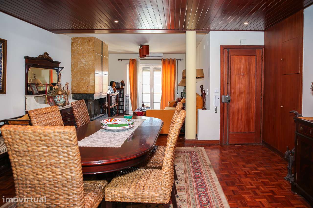 Apart. T3 Duplex c/4 casas de banho, varanda vista do rio Tejo.