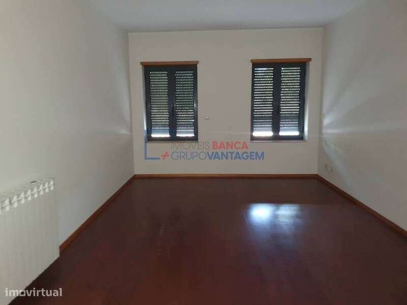 Apartamento T3 126 m2 Oliveira do Douro - Grande imagem: 4/10