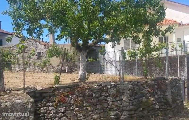Casa em granito para restaurar - Grande imagem: 4/4