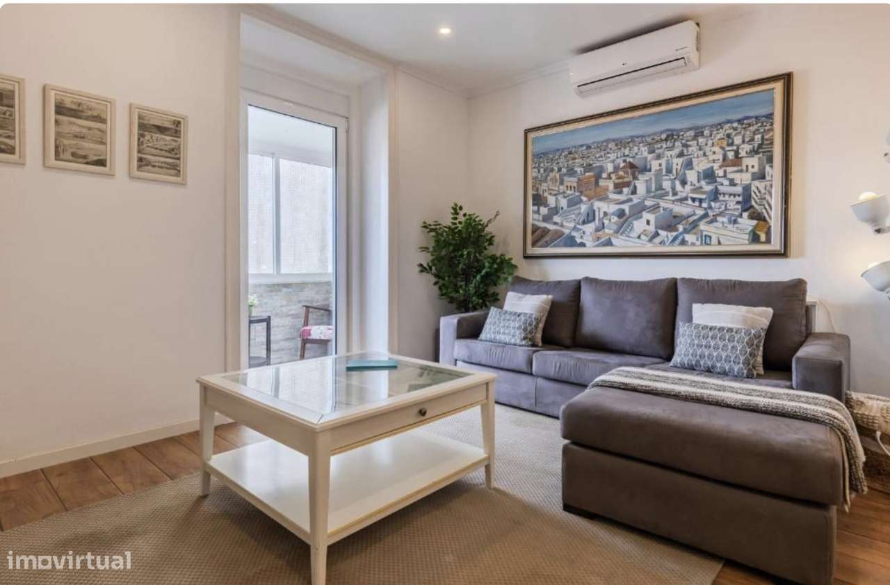 Charmoso T2+1 em Campo de Ourique - Grande imagem: 4/27