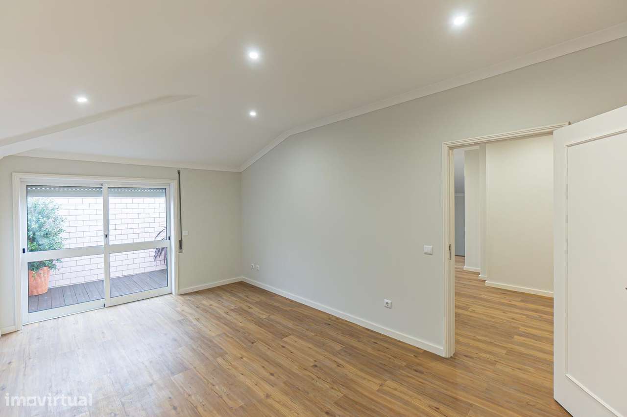 T4 DUPLEX COBERTURA,196 m², 4 Varandas/Solários, Garagem em Arcozelo-4