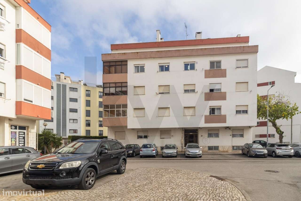 Apartamento T4 Duplex na Amora-52