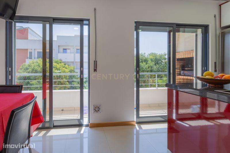 Amplo apartamento com 4 Assoalhadas e garagem,  na Quinta do Bom Retir - Grande imagem: 5/46