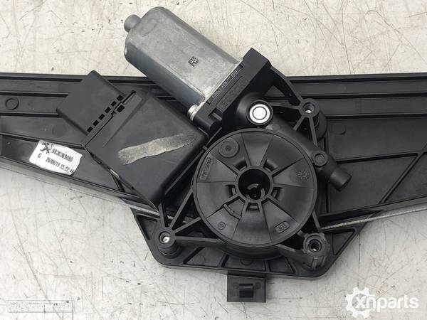 Motor elevador Trás/Esq Usado PEUGEOT 3008 SUV (M_) 1.5 BlueHDi 130 | 02.18 -  R... - 2