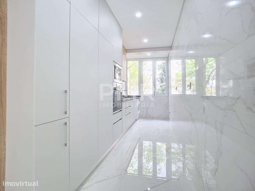 Apartamento T3 totalmente remodelado, para venda  no Lumiar.-8