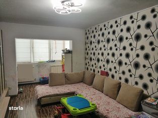 Zona Victoria - apartament cu centrala cu gaz si loc de parcare