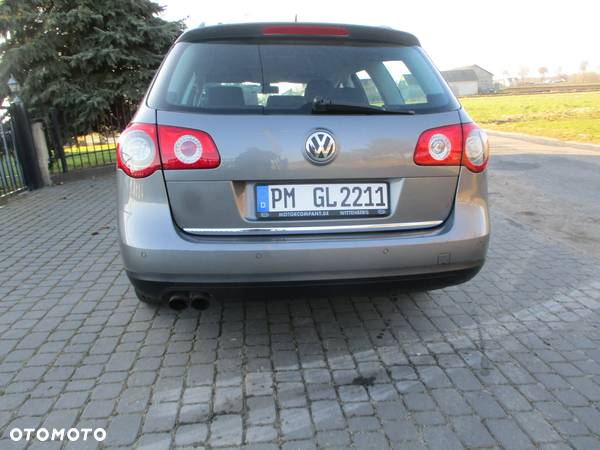 Volkswagen Passat 2.0 FSI Comfortline - 5