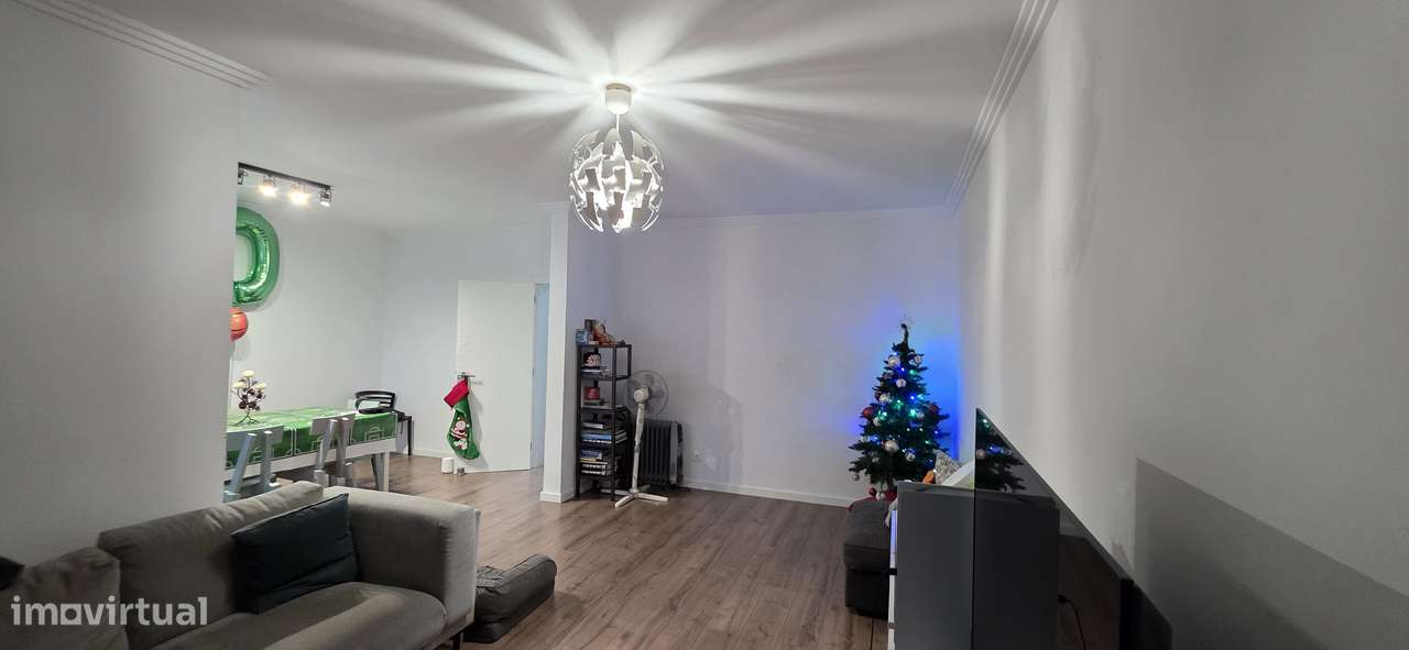 Lindo T4 de Excelência em Paço de Arcos, Totalmente Remodelado - Grande imagem: 4/22