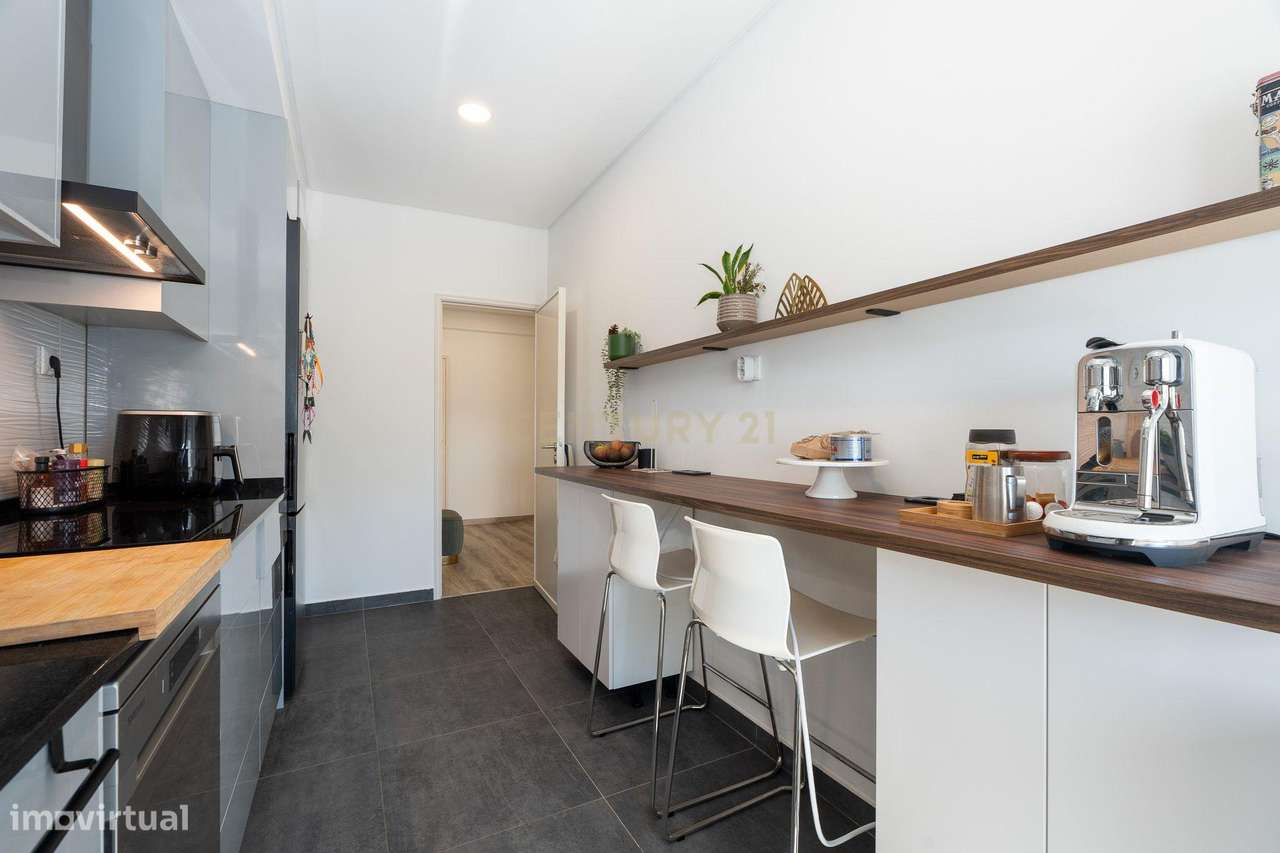 ** ESPECTACULAR APARTAMENTO T2 PERTO DO METRO DE ODIVELAS **-19