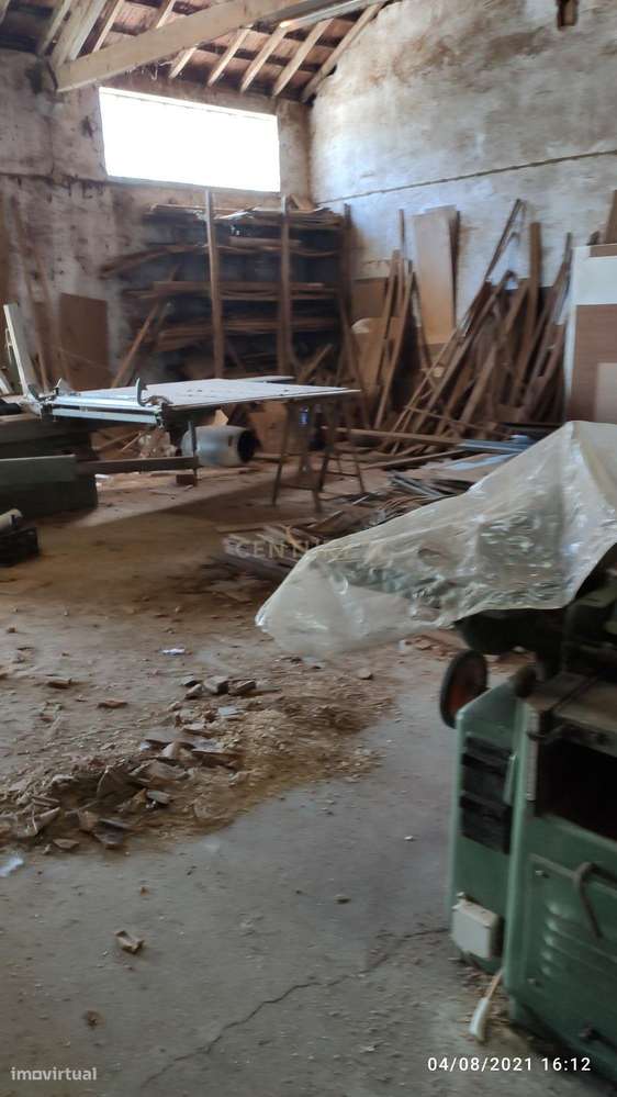 Espaçoso Térreo com Garagem em Localização Privilegiada-19