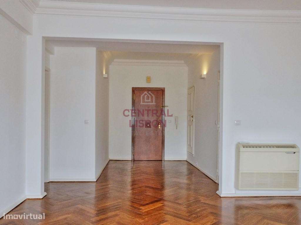 Apartamento T2 - Lisboa - Rua Castilho - Renovado - Arrendamento - Grande imagem: 4/19