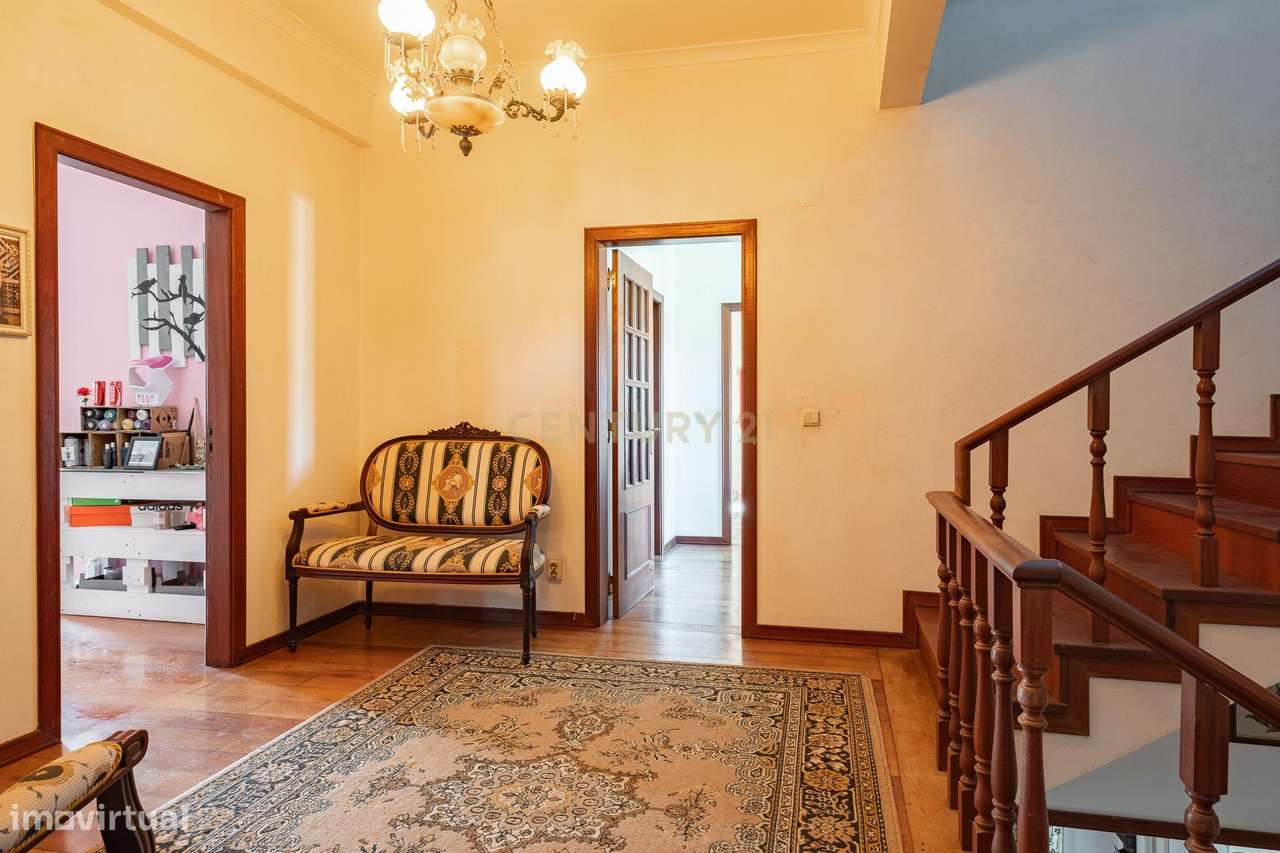 Moradia rodeada pelo campo-17