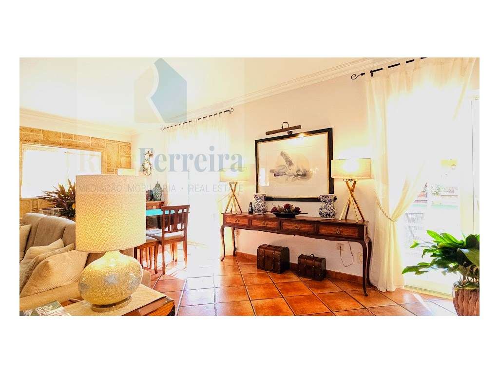 Moradia Isolada com amplo espaço exterior !!-17