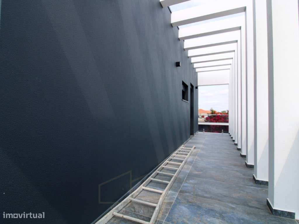 Moradia Isolada T4 - inserida em lote 420m2 - Aldeias de Irmaos - A...-48