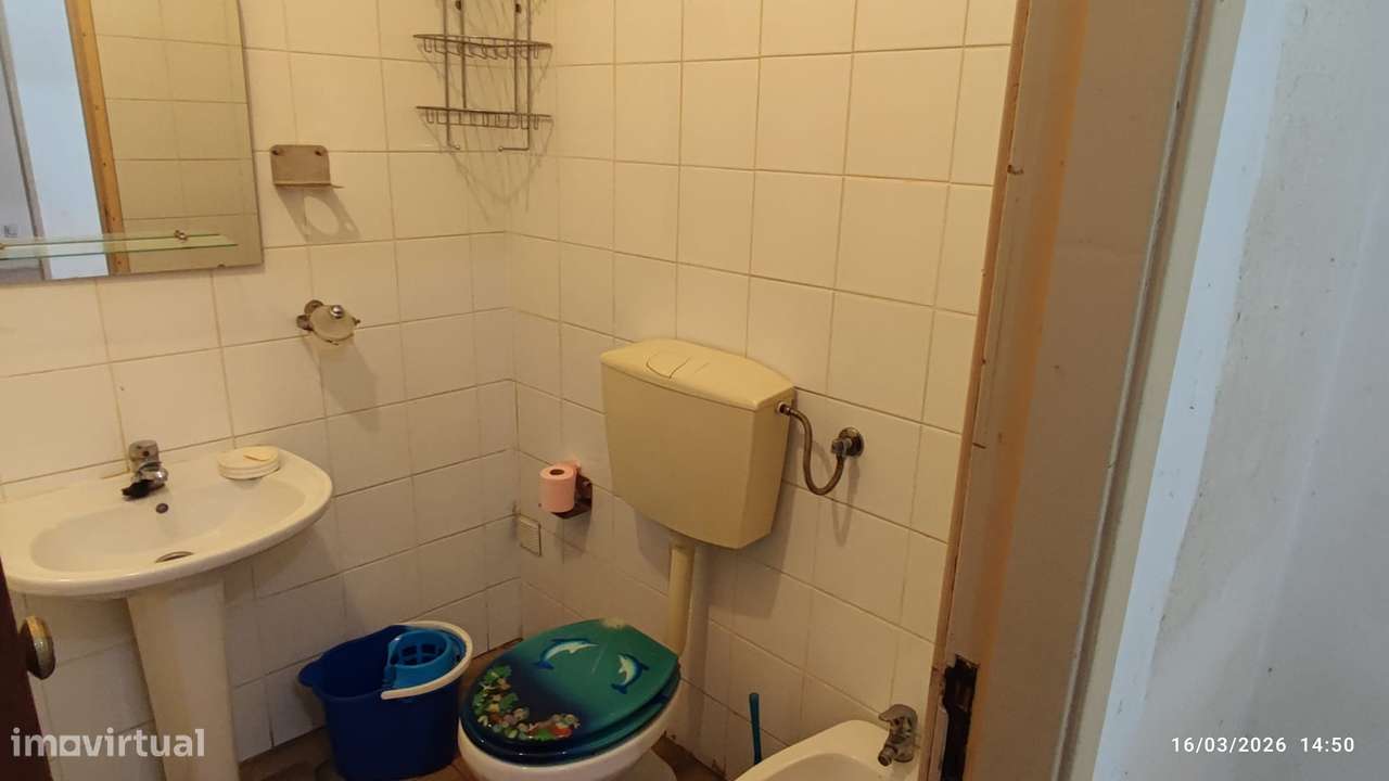 Apartamento T0 para investimento em Linda a Velha-10