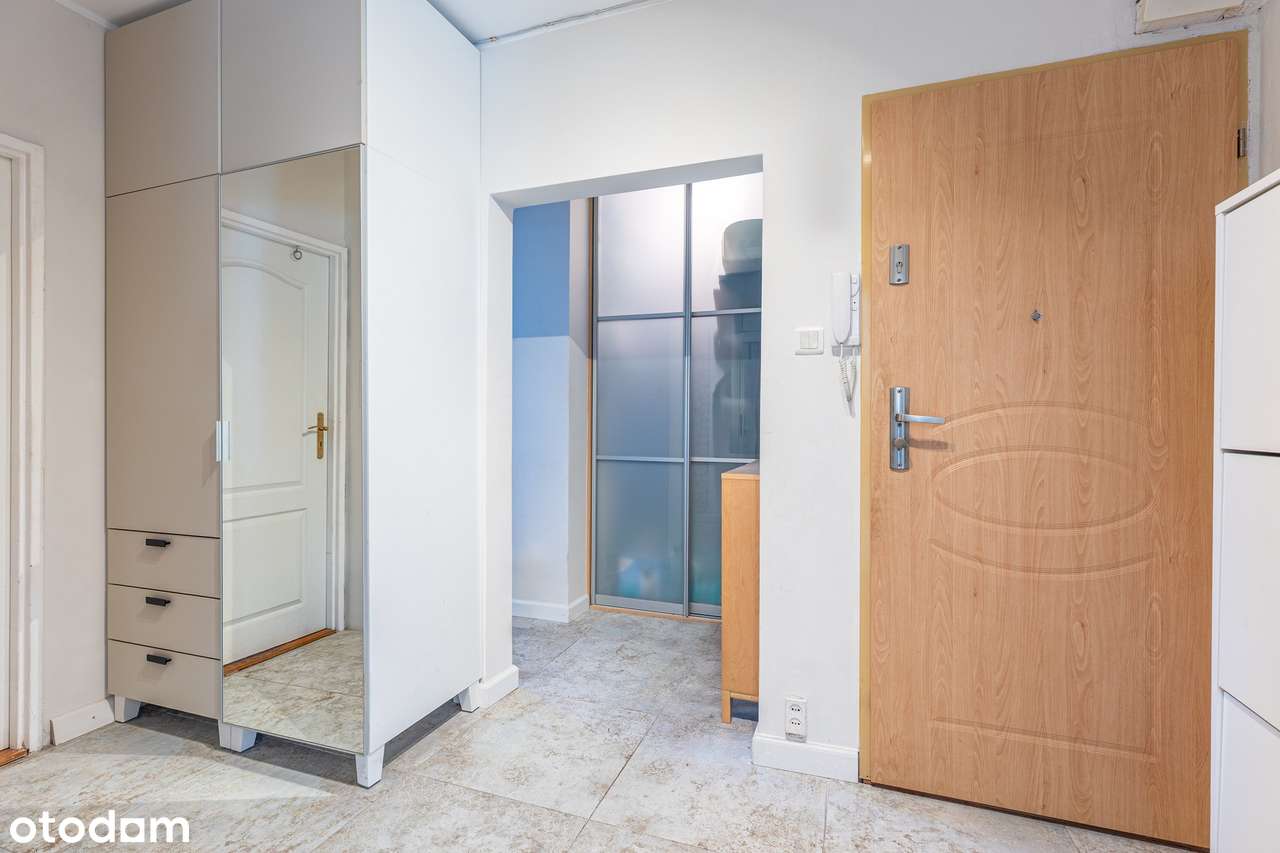 Trzypokojowe z balkonem, I piętro, parking-8