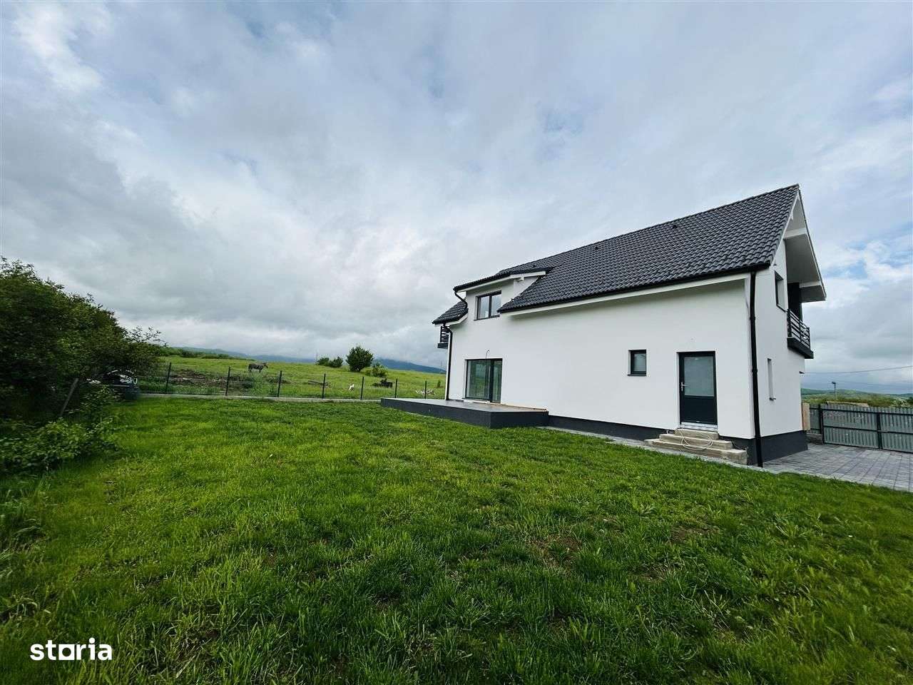 Casa individuala, 434 mp teren, finisata la alb, 147mp utili, Cristian - Imagine principală: 4/8