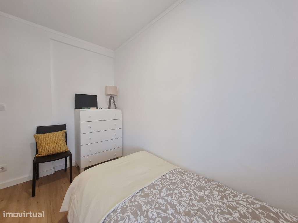 Vende-se T2+1 remodelado no centro-9