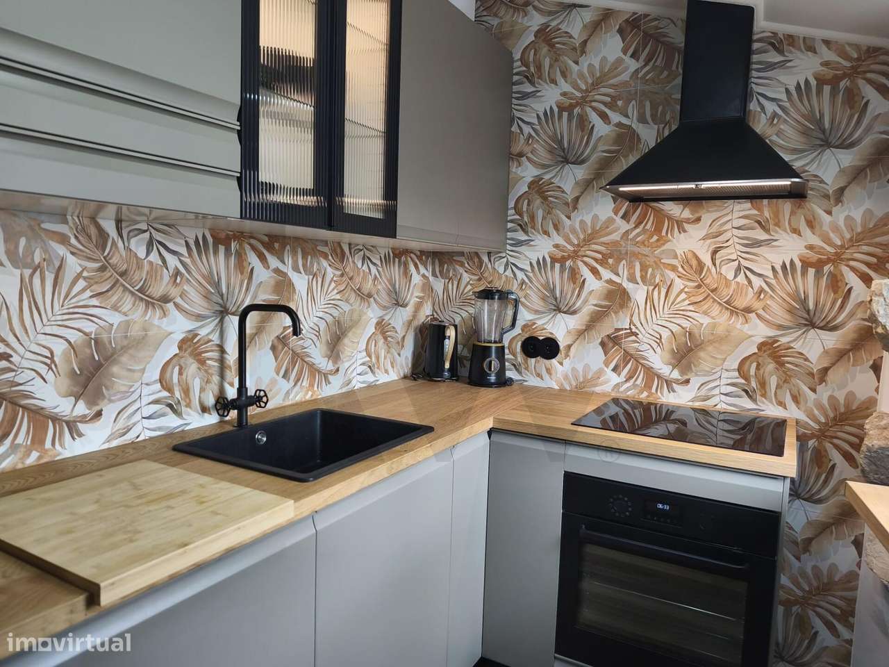 Moradia T-0, 20 m2, totalmente remodelada e mobilada - Grande imagem: 5/17