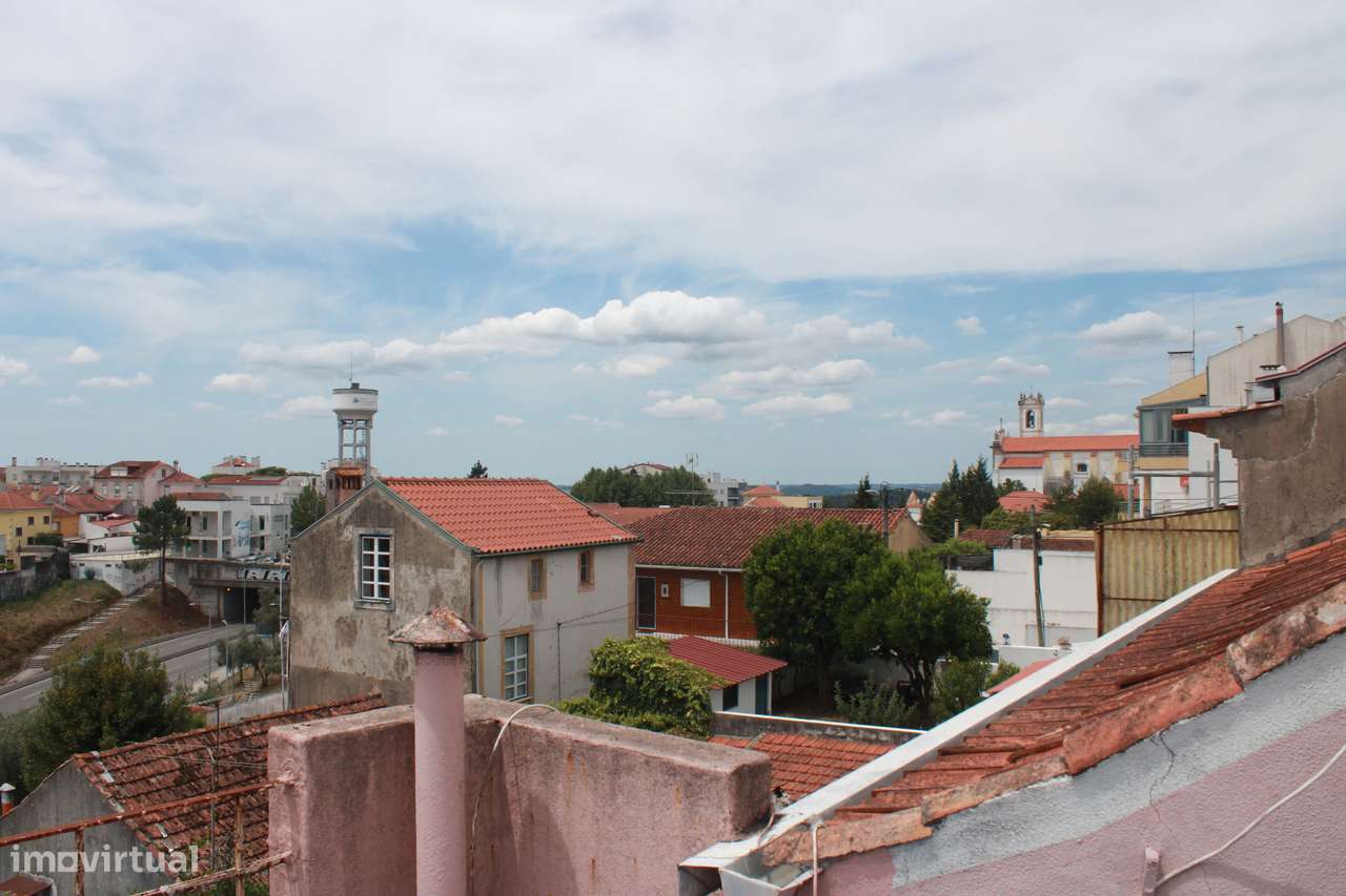 excelente moradia de traça antiga nos Olivais-19