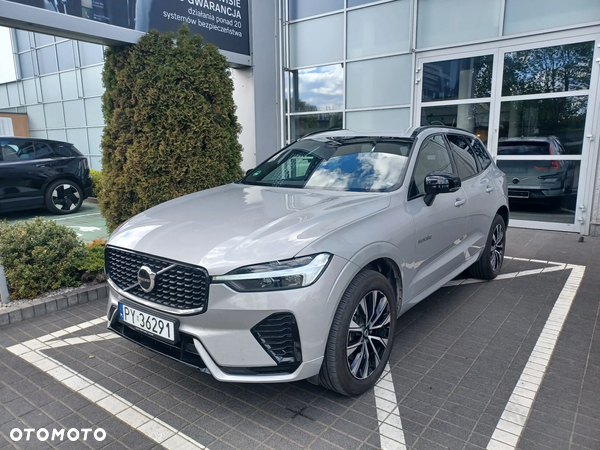 Volvo XC 60 B4 D AWD Plus Dark - 1